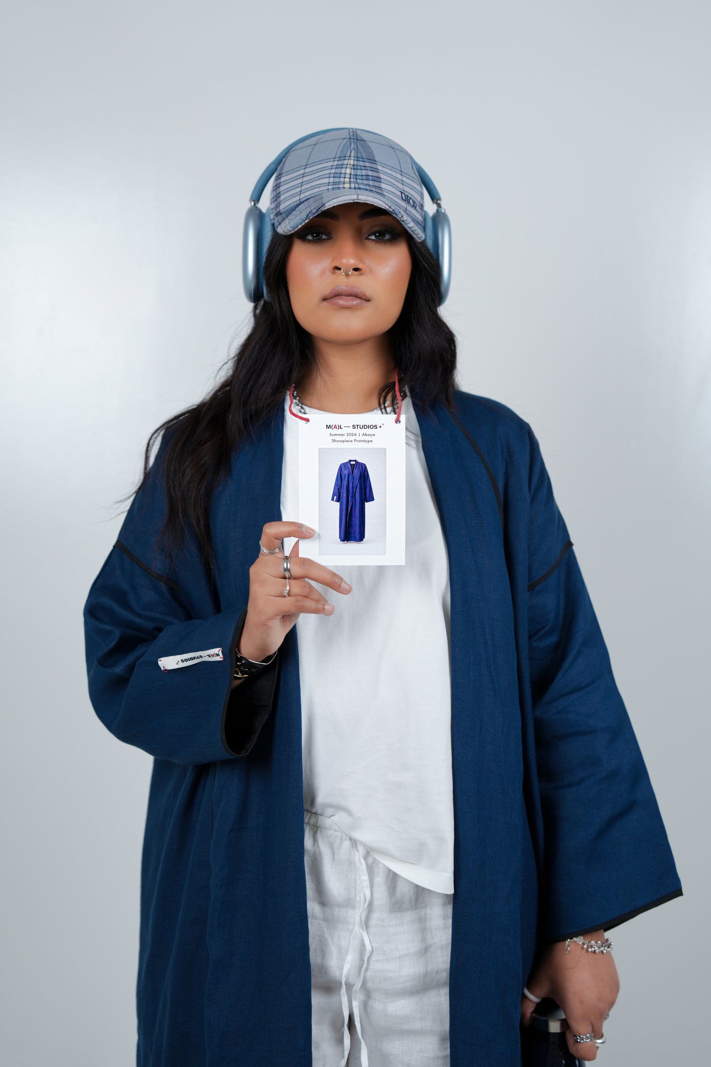 VYRA — Abaya